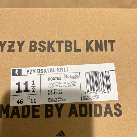 Adidas Yeezy Black Knit Men's Shoes - Picture 2 of 9